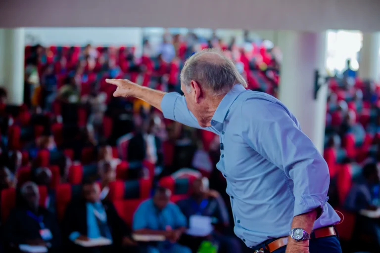 Retour à la vraie fondation | Conférence BÂTIR | Pasteurs Miki Hardy et Stephen Gachengo